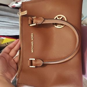 Michael kors hand bag